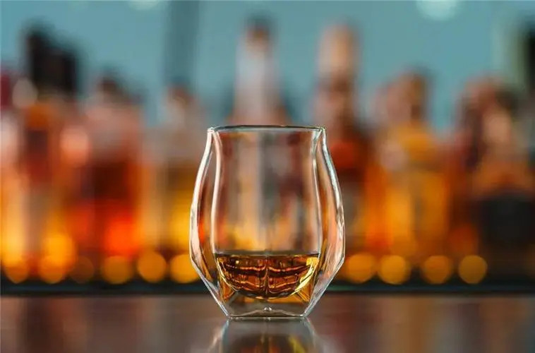 威士忌酒杯